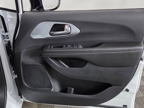 New 2026 Chrysler Pacifica Limited w/ S Appearance Package image 37