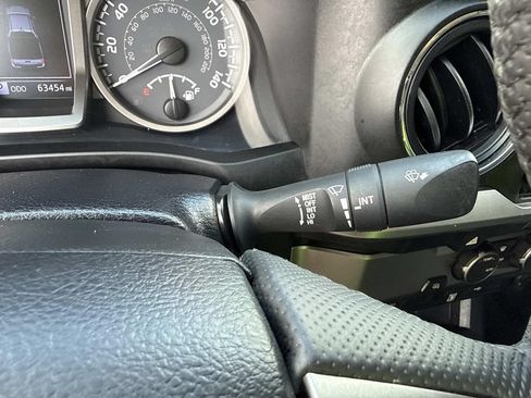 Used 2021 Toyota Tacoma SR5 RWD image 34
