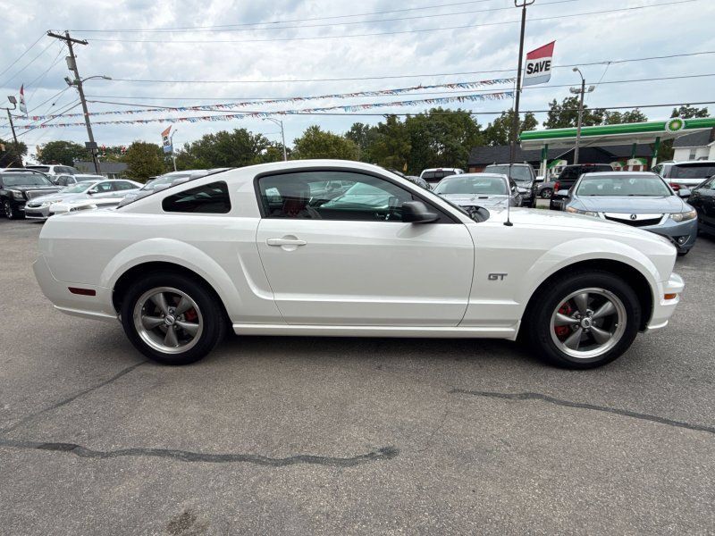 Used 2006 Ford Mustang GT RWD image 4