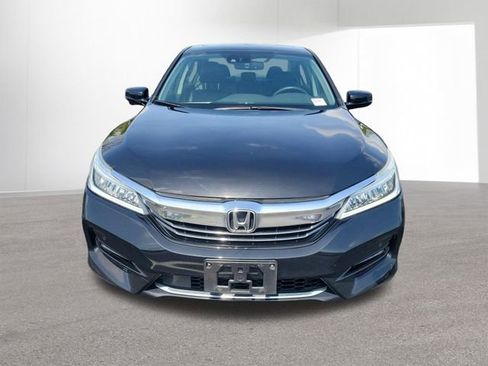 Used 2017 Honda Accord Touring image 16