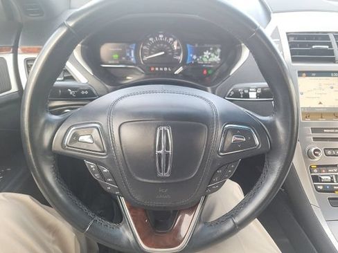 Used 2018 Lincoln MKZ Select w/ Select Plus Package FWD image 19