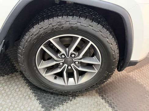 Used 2021 Jeep Grand Cherokee Limited image 12