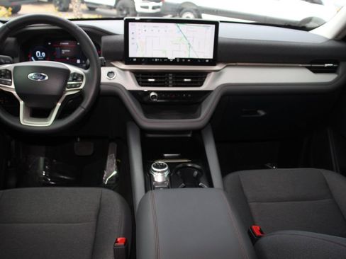 Certified 2025 Ford Explorer Active AWD/4WD image 19