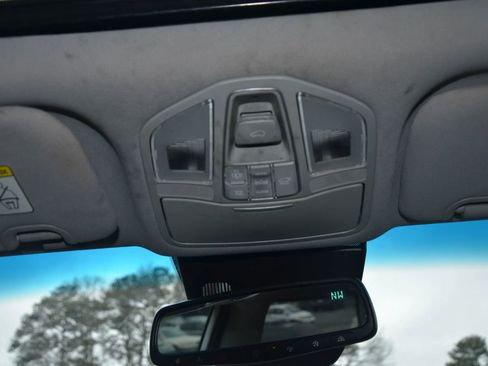 Used 2017 Hyundai Santa Fe Limited image 35