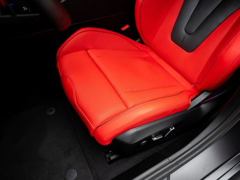 Used 2025 BMW M5 w/ Carbon Package image 66