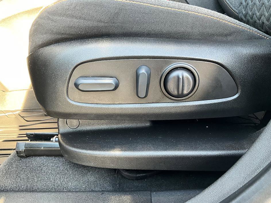 Used 2022 Chevrolet Equinox LT FWD image 20