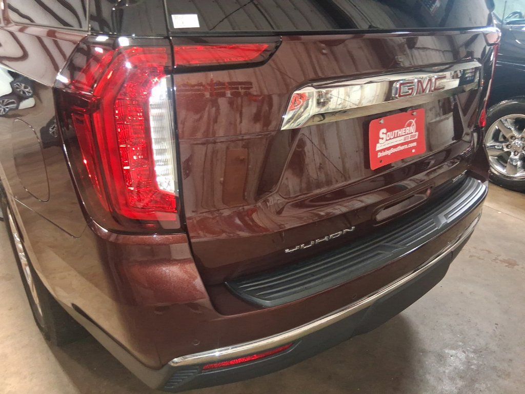 Used 2022 GMC Yukon SLT w/ SLT Luxury Package AWD/4WD image 5
