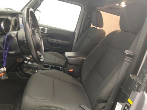 Used 2020 Jeep Wrangler Sport image 17