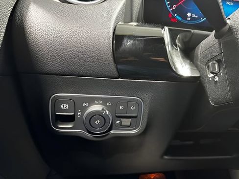 Used 2022 Mercedes-Benz GLA 250 4MATIC image 14