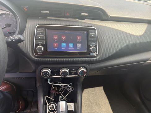 Used 2022 Nissan Kicks S FWD image 6