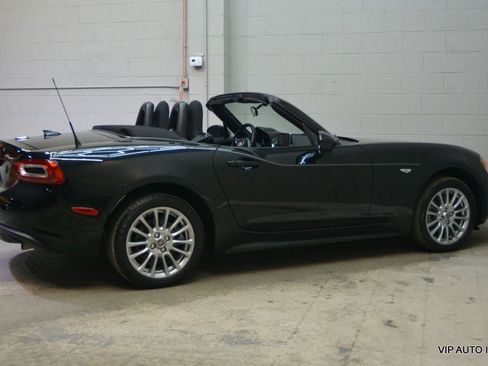 Used 2018 FIAT 124 Spider Classica w/ Technology & Siriusxm Group RWD image 7