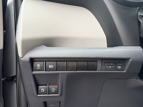 Used 2021 Toyota Sienna XLE image 21