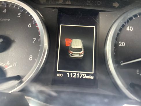 Used 2019 Toyota Highlander LE FWD image 14