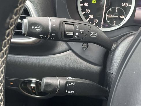 Used 2019 INFINITI QX30 Premium w/ Navigation Package image 12