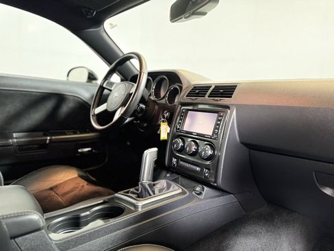 Used 2009 Dodge Challenger SRT8 w/ SRT Option Group II image 11