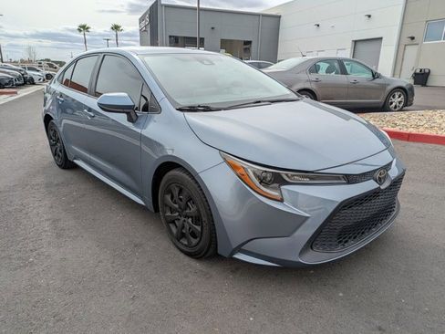 Used 2020 Toyota Corolla LE image 3