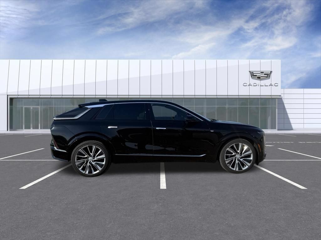 Certified 2024 Cadillac Lyriq Luxury AWD/4WD image 2