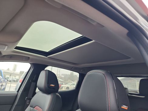 New 2026 Nissan Kicks SR image 12