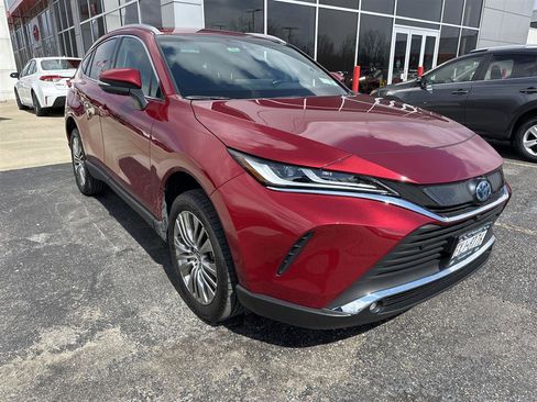 Used 2022 Toyota Venza Limited w/ Advanced Technology Package image 3