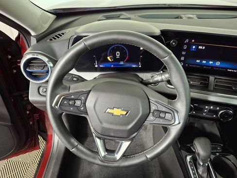 Used 2024 Chevrolet Trax LT w/ Driver Confidence Package image 13