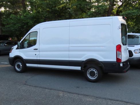 Used 2018 Ford Transit 250 148 Medium Roof RWD image 3