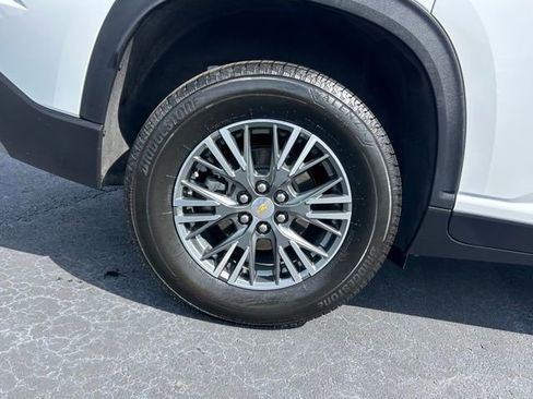 Certified 2025 Chevrolet Traverse LT image 7