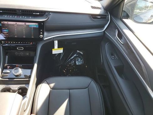 New 2026 Jeep Grand Cherokee Limited image 19