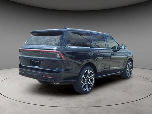 New 2026 Lincoln Navigator Black Label AWD/4WD image 9