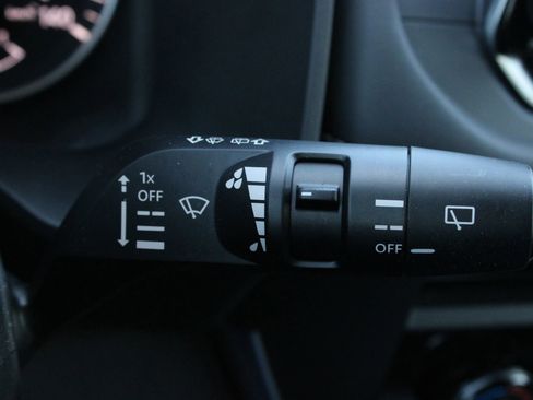 Used 2023 Nissan Rogue SV AWD/4WD image 33