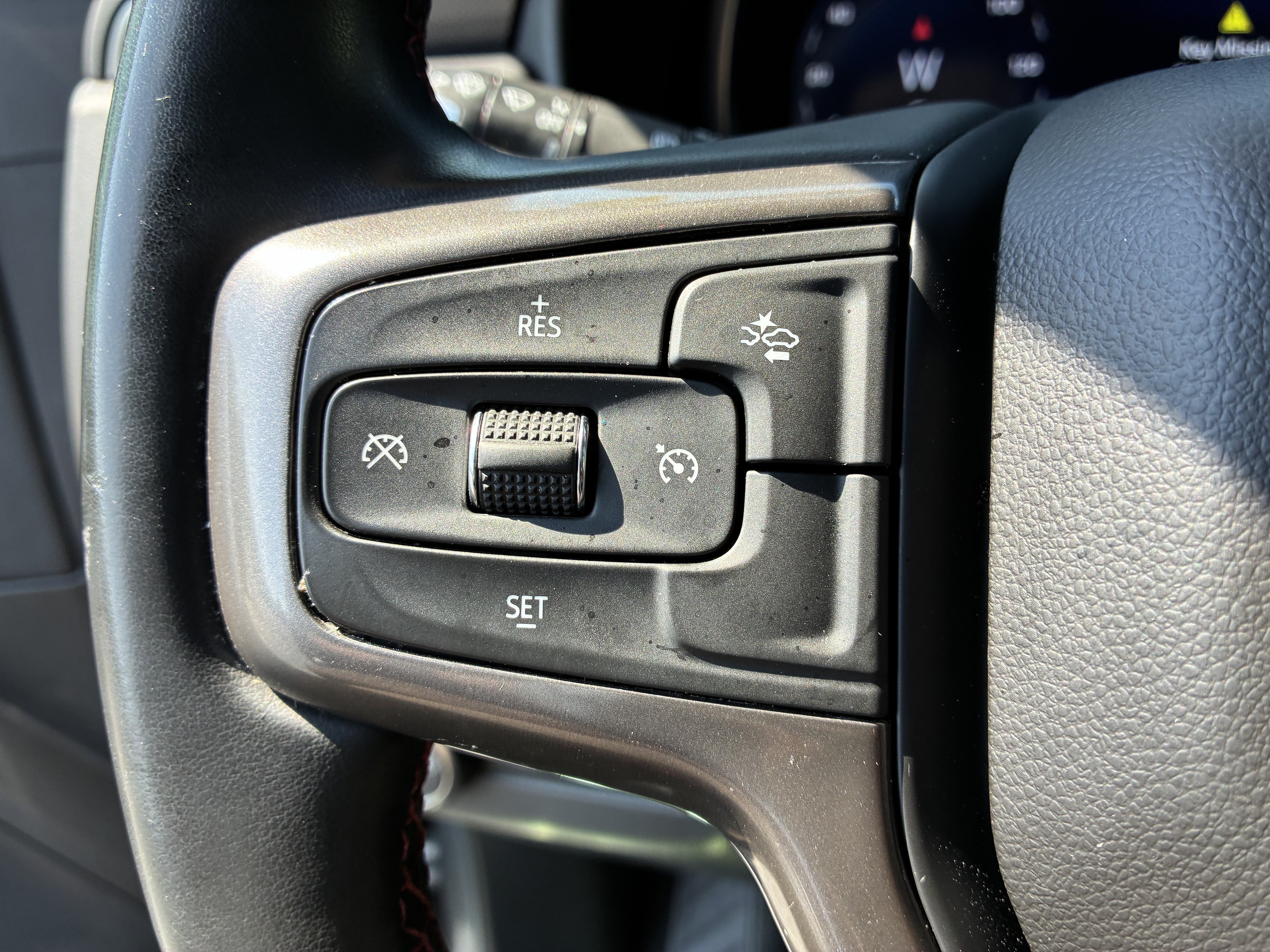 Used 2023 Chevrolet Tahoe RST AWD/4WD image 31
