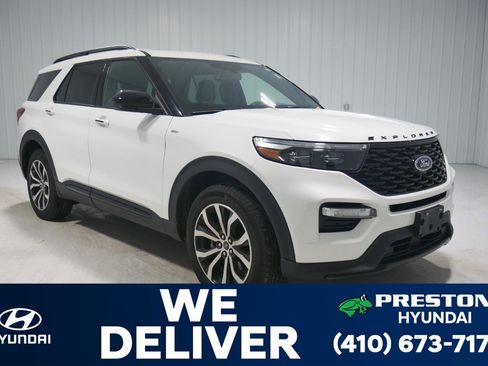 Used 2023 Ford Explorer ST-Line w/ Class IV Trailer Tow Package image 3