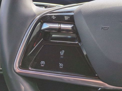 Used 2024 Cadillac Lyriq Sport image 25