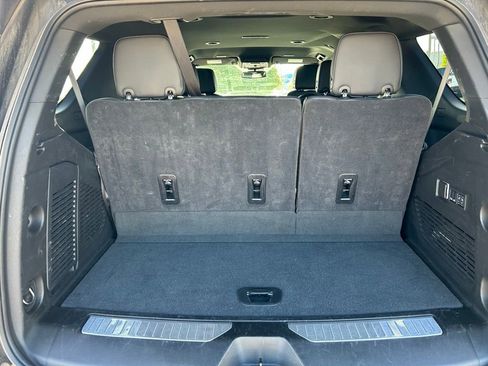 Used 2025 GMC Yukon Denali AWD/4WD image 27