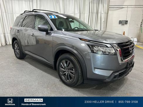 Used 2022 Nissan Pathfinder SV AWD/4WD image 2