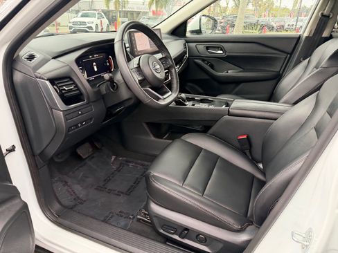 Certified 2024 Nissan Rogue SL FWD image 11