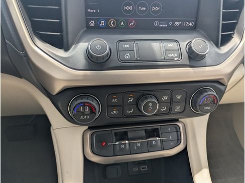 Used 2023 GMC Acadia Denali w/ Denali Ultimate Package AWD/4WD image 22