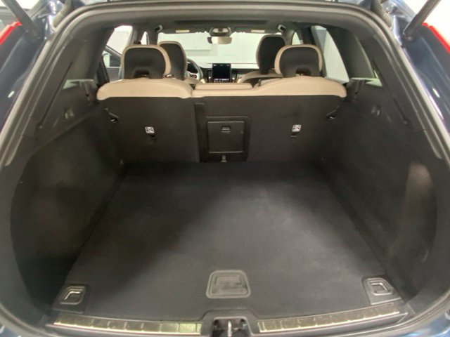 Used 2026 Volvo XC60 B5 Plus AWD/4WD image 9