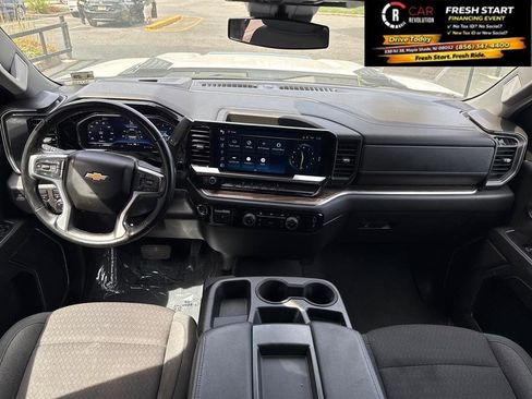 Used 2024 Chevrolet Silverado 2500 LT image 60