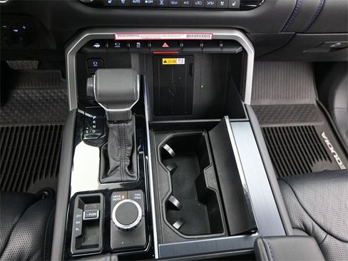 Used 2024 Toyota Sequoia Platinum image 10