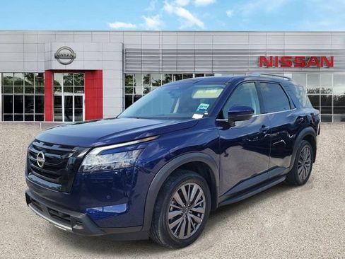 Certified 2024 Nissan Pathfinder SL w/ SL Premium Package FWD image 6