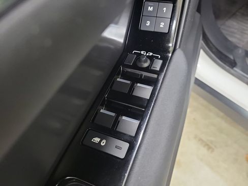 Used 2025 Land Rover Range Rover Velar Dynamic SE AWD/4WD image 20