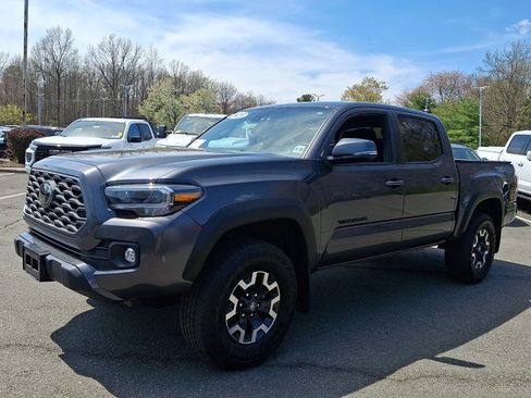 Used 2023 Toyota Tacoma TRD Off-Road w/ Black Out Package (TMS) AWD/4WD image 5