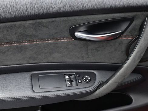 Used 2011 BMW 1 Series M image 8