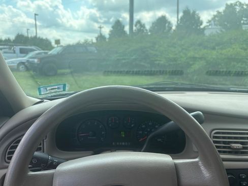 Used 2006 Ford Taurus SE FWD image 11