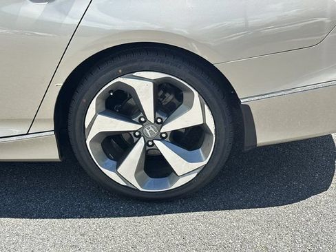 Used 2019 Honda Accord Touring image 21
