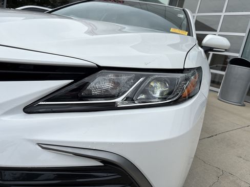 Used 2024 Toyota Camry LE w/ Convenience Package FWD image 9