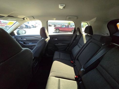 Used 2025 Nissan Rogue SV image 5