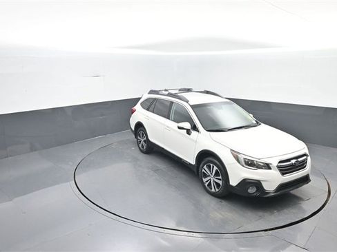 Used 2018 Subaru Outback 2.5i Premium image 17