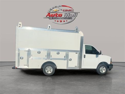 New 2025 Chevrolet Express 3500 w/ Power Convenience Package image 3