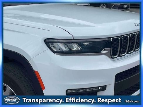 Used 2023 Jeep Grand Cherokee L Limited AWD/4WD image 10